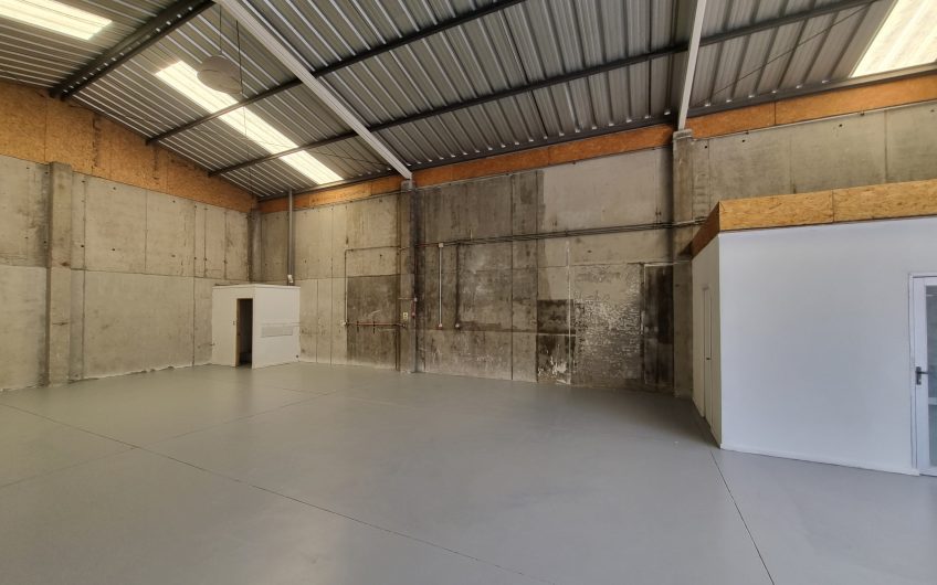 ARRIENDO GALPON QUILICURA PORTAL DEL GALPON 200 M2