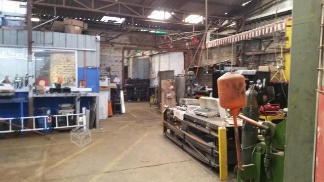 Amplia propiedad industrial Estación Central