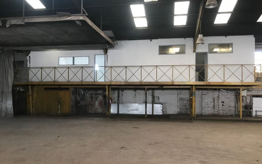 Galpón industrial La Granja, desarrollo industrial y Bodegajes 1200 m2.