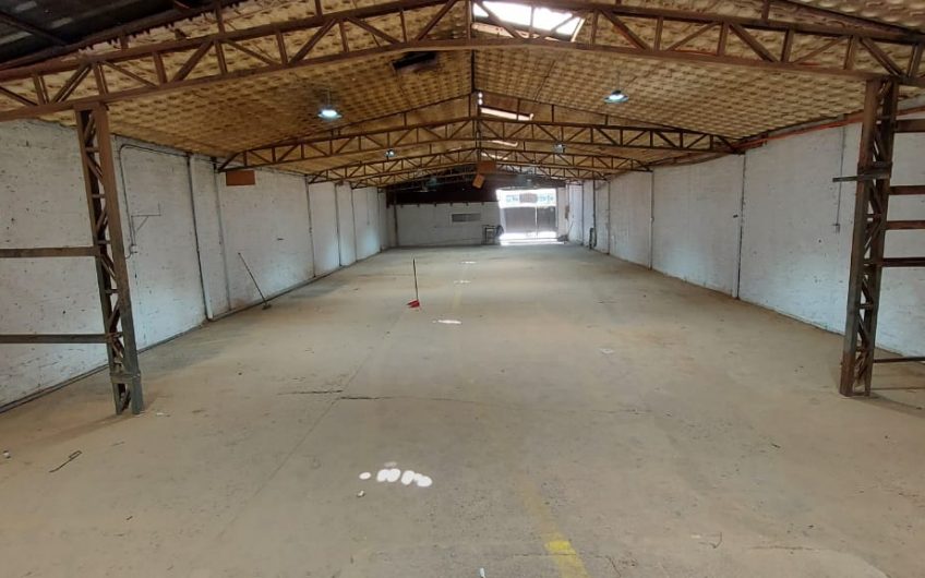 GALPON INDUSTRIAL ARRIENDO LO ESPEJO 580 M2