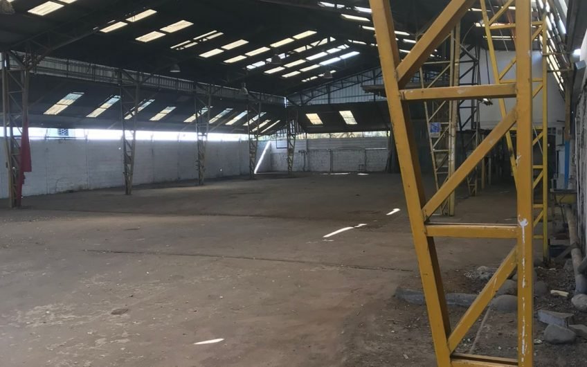 Galpón industrial La Granja, desarrollo industrial y Bodegajes 1200 m2.