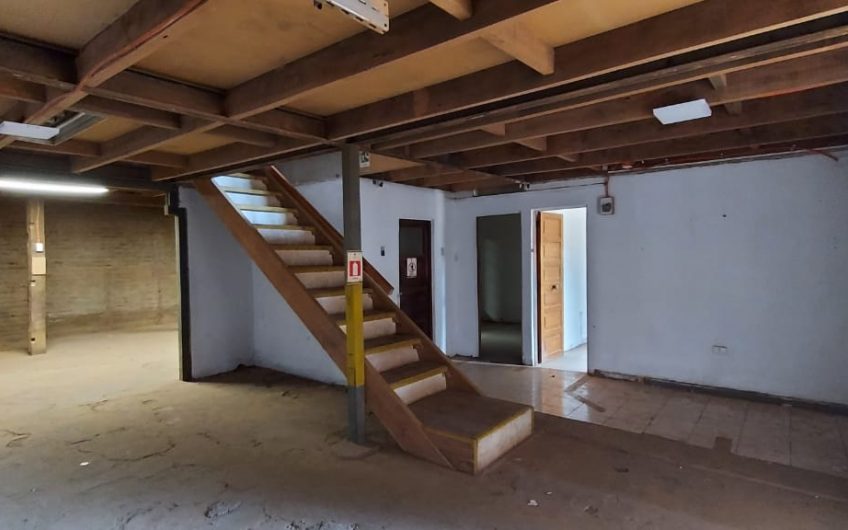 GALPON INDUSTRIAL ARRIENDO LO ESPEJO 580 M2