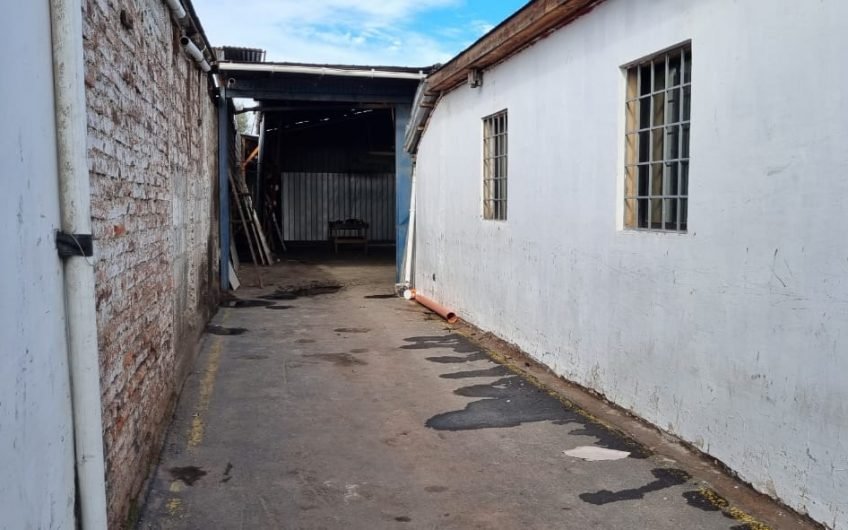 BODEGA CON CASA EN LA CISTERNA 1500 M2 DE TERRENO