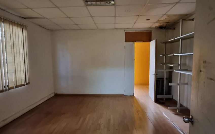 BODEGA CON CASA EN LA CISTERNA 1500 M2 DE TERRENO