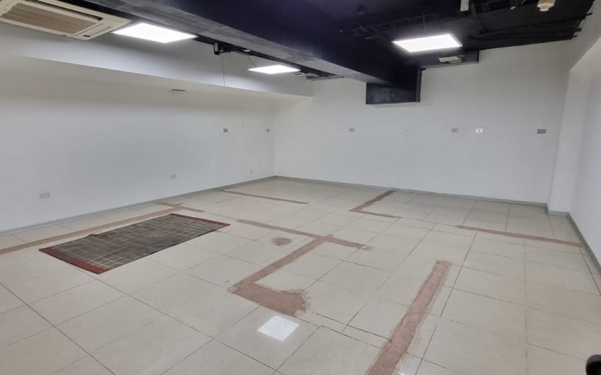 GRAN LOCAL COMERCIAL, EX CINE EN  GALERIA ALESSANDRI 1200 M2