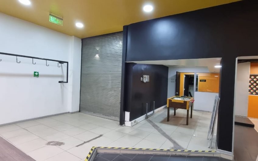GRAN LOCAL COMERCIAL, EX CINE EN  GALERIA ALESSANDRI 1200 M2