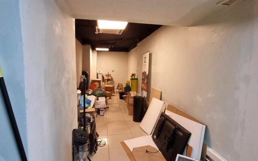 GRAN LOCAL COMERCIAL, EX CINE EN  GALERIA ALESSANDRI 1200 M2