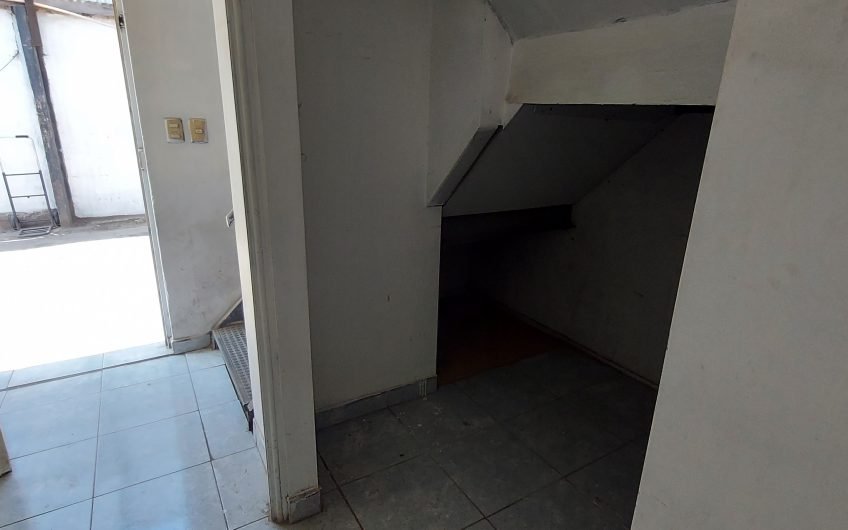 BODEGA CON OFICINAS ARRIENDO URETA COX LA CISTERNA 1500 M2