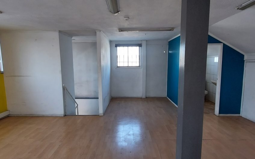 BODEGA CON OFICINAS ARRIENDO URETA COX LA CISTERNA 1500 M2