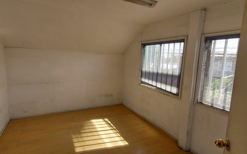 BODEGA CON OFICINAS ARRIENDO URETA COX LA CISTERNA 1500 M2