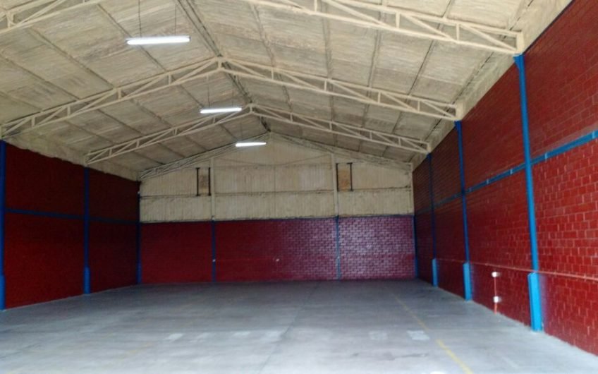 Galpón Industrial en Condominio Colina , 400 M2