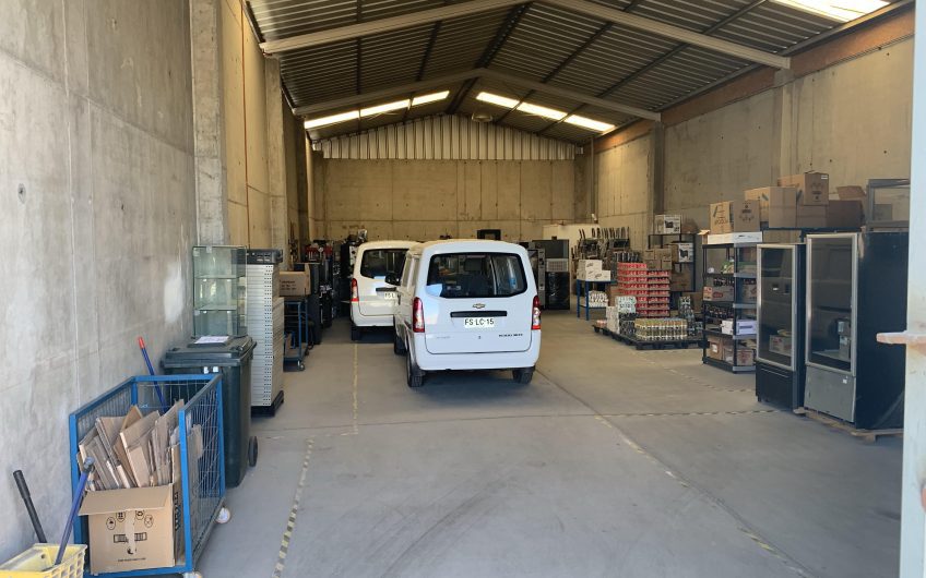 GALPON INDUSTRIAL CONDOMINIO QUILICURA 200 M2