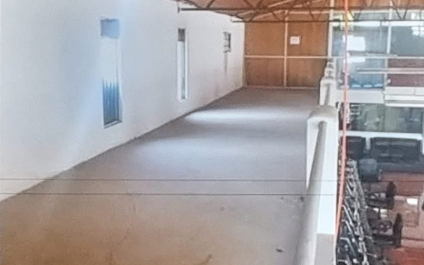 Propiedad industrial en El Bosque en venta