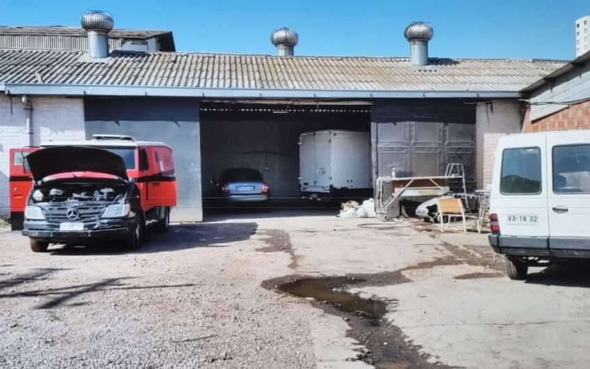 Propiedad industrial en El Bosque en venta