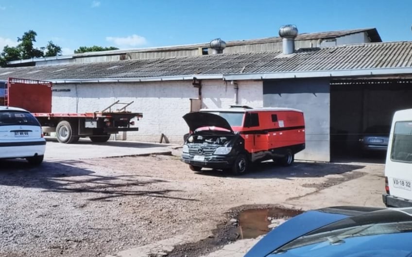 Propiedad industrial en El Bosque en venta