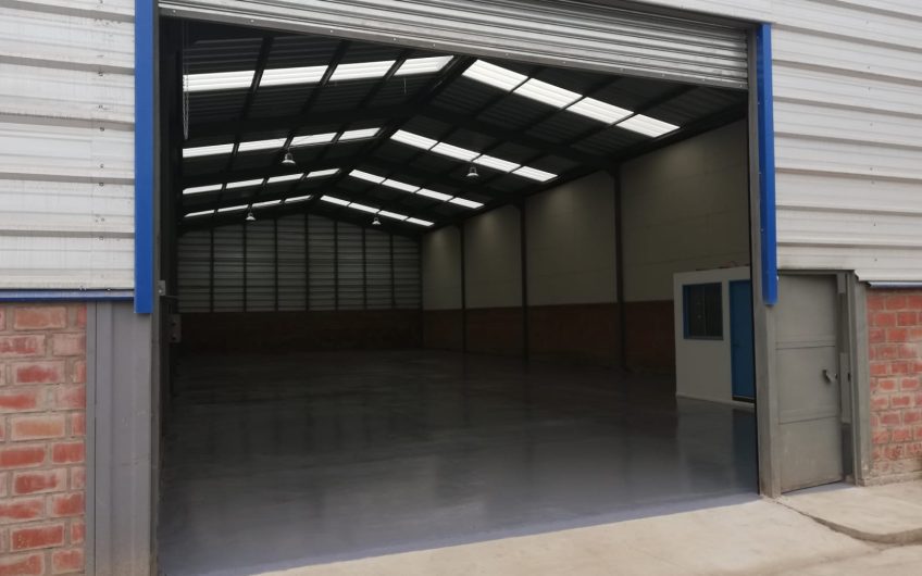 GALPON INDUSTRIAL EN CONDOMINIO LA PINTANA 360 M2
