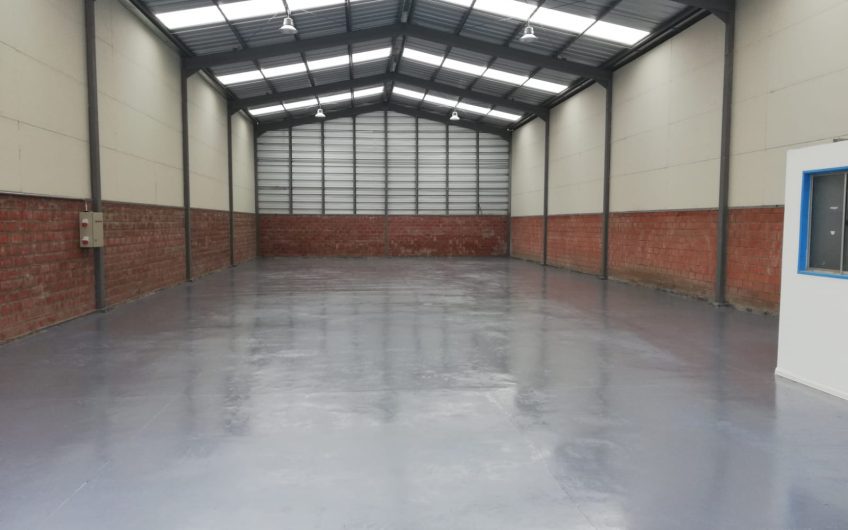 GALPON INDUSTRIAL EN CONDOMINIO LA PINTANA 360 M2