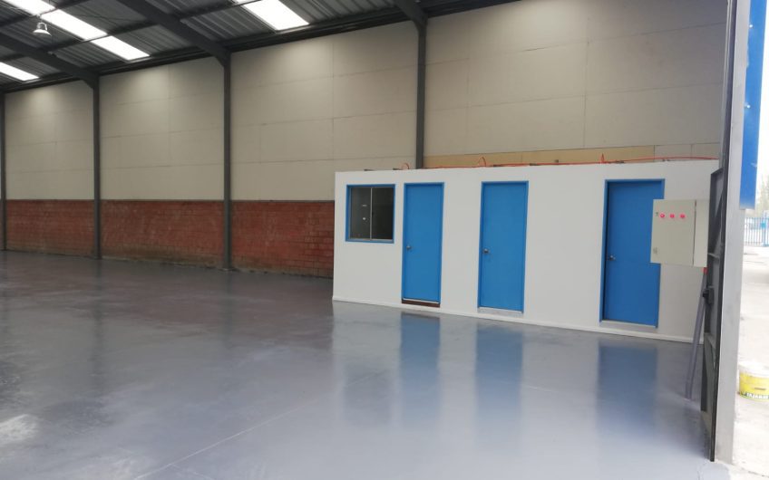 GALPON INDUSTRIAL EN CONDOMINIO LA PINTANA 360 M2