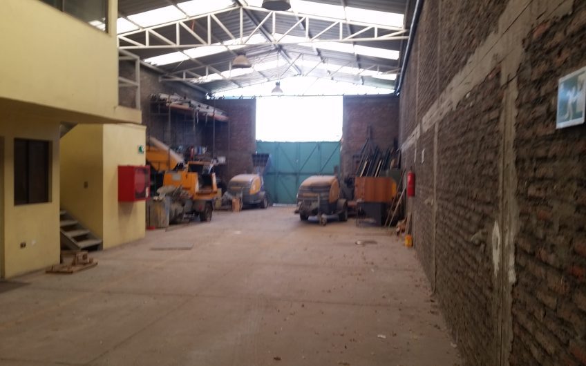 GALPON INDUSTRIAL ESTACIÓN CENTRAL 350 M2