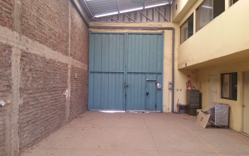 GALPON INDUSTRIAL ESTACIÓN CENTRAL 350 M2