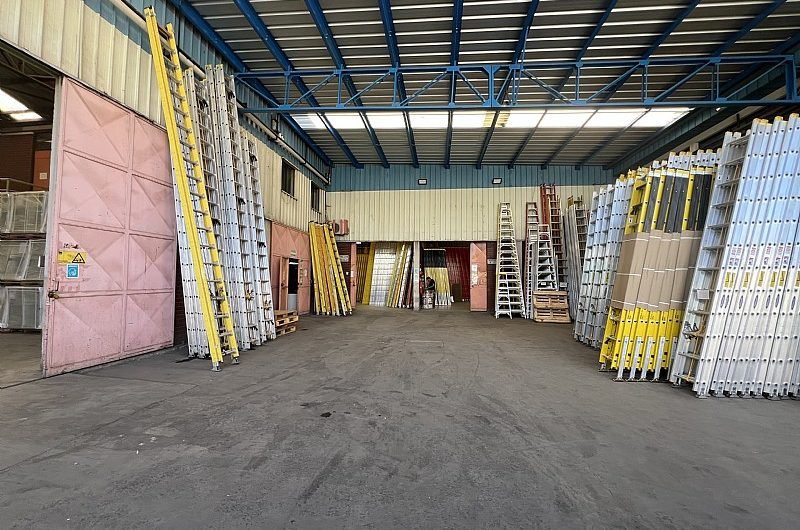 PROPIEDAD INDUSTRIAL MACUL ARRIENDO 520 UF