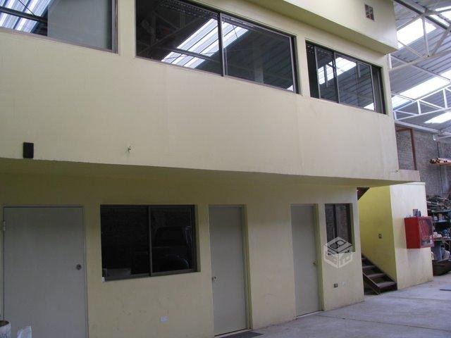 GALPON INDUSTRIAL ESTACIÓN CENTRAL 350 M2