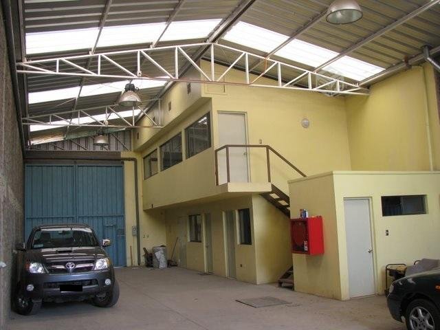 GALPON INDUSTRIAL ESTACIÓN CENTRAL 350 M2