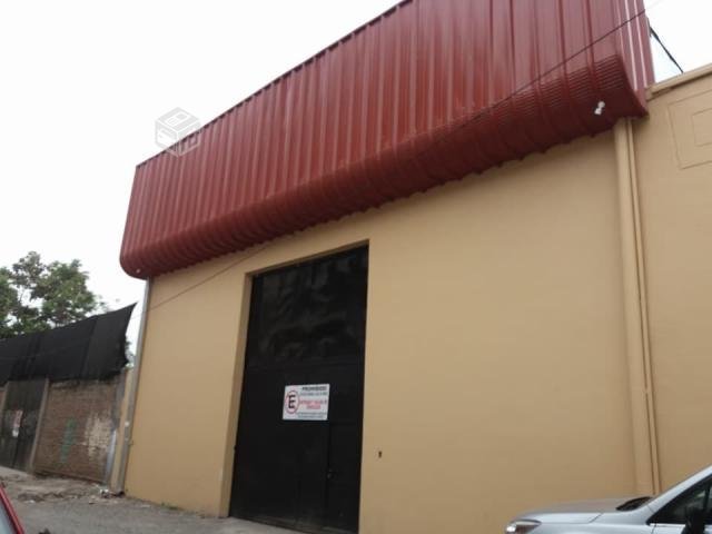 BODEGA INDUSTRIAL CALLE BRASIL