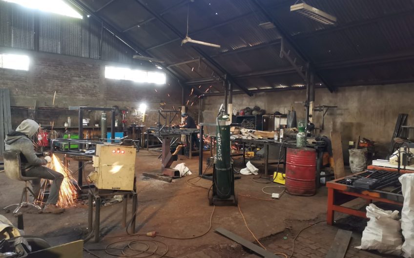 GALPON INDUSTRIAL EN LA GRANJA 400 M2