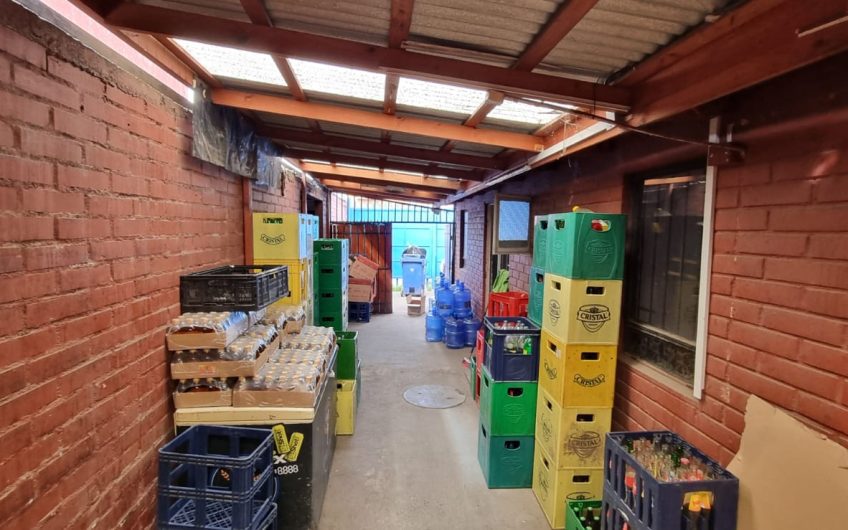 LOCAL  DISTRIBUIDORA LICORES QUILICURA