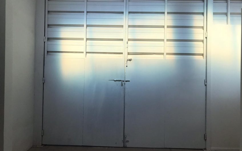 BODEGA COMERCIAL SANTA ROSA ARRIENDO