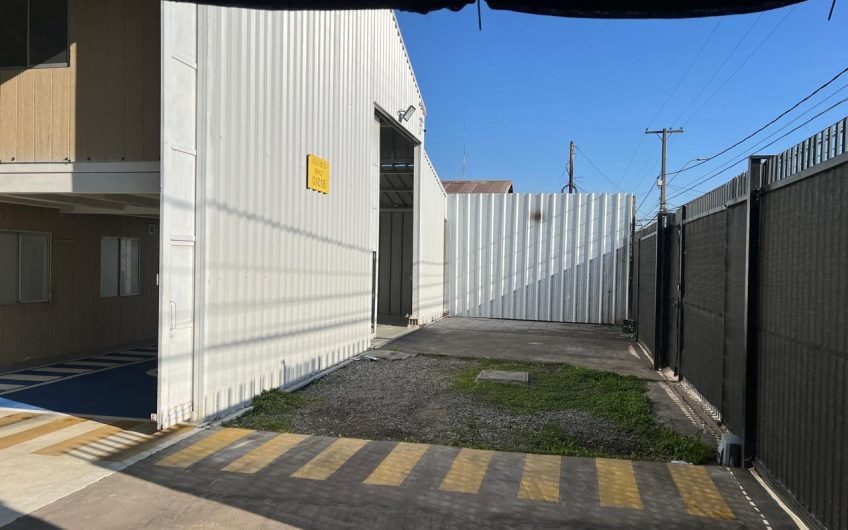 GALPON INDUSTRIAL 700 M2 ARRIENDO VESPUCIO ESQUINA PANAMERICANA