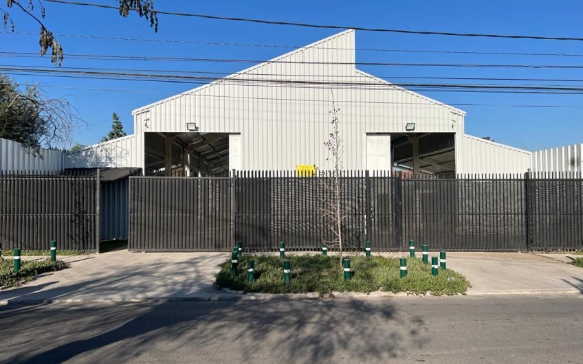 GALPON INDUSTRIAL 700 M2 ARRIENDO VESPUCIO ESQUINA PANAMERICANA