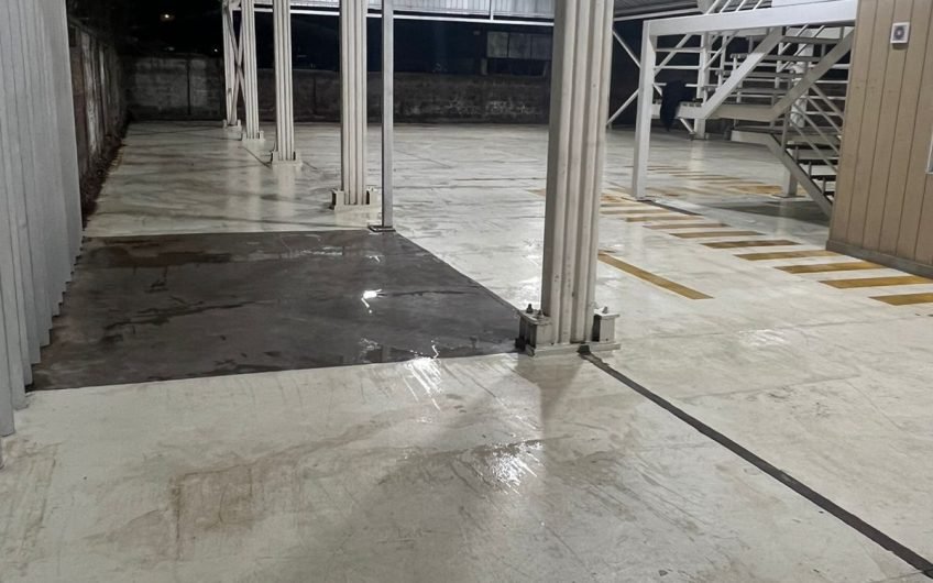 GALPON INDUSTRIAL 700 M2 ARRIENDO VESPUCIO ESQUINA PANAMERICANA