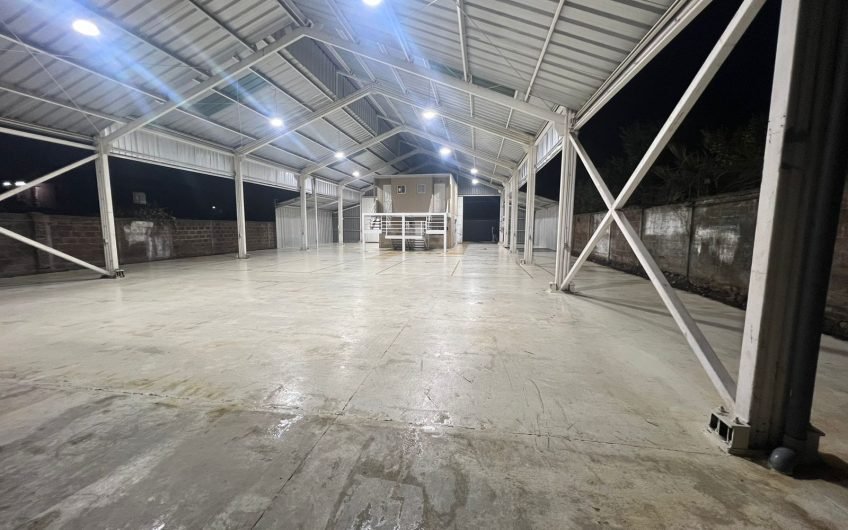 GALPON INDUSTRIAL 700 M2 ARRIENDO VESPUCIO ESQUINA PANAMERICANA