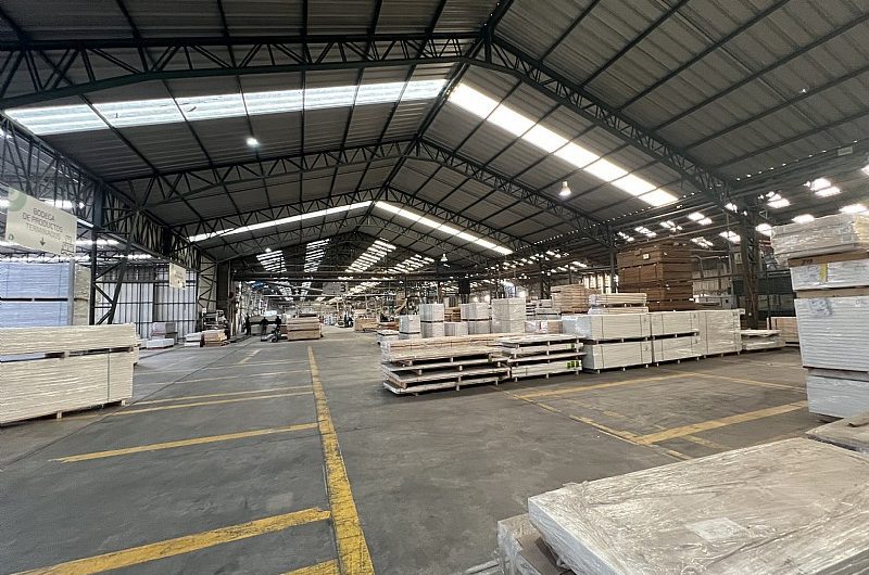 PROPIEDAD INDUSTRIAL ZONA MOLESTA LAMPA ARRIENDO