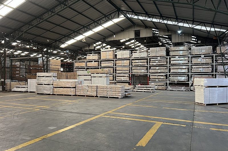 PROPIEDAD INDUSTRIAL ZONA MOLESTA LAMPA ARRIENDO