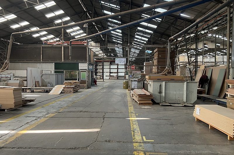 PROPIEDAD INDUSTRIAL ZONA MOLESTA LAMPA ARRIENDO