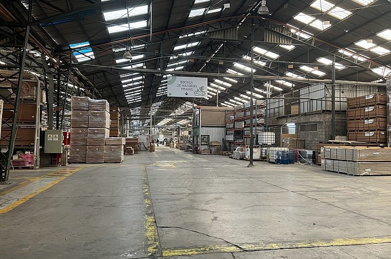 PROPIEDAD INDUSTRIAL ZONA MOLESTA LAMPA ARRIENDO