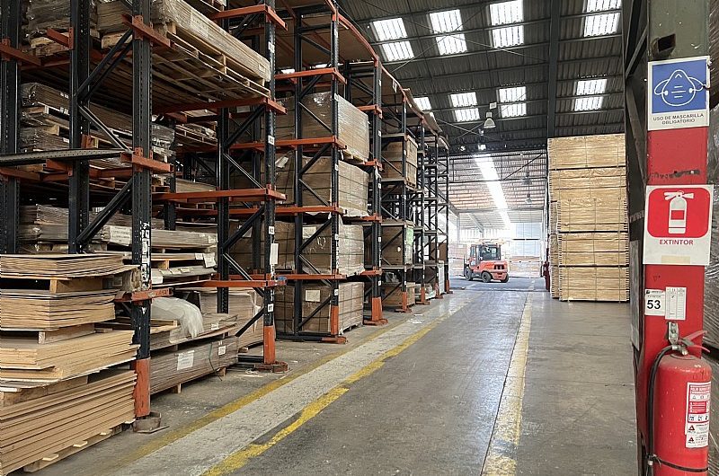 PROPIEDAD INDUSTRIAL ZONA MOLESTA LAMPA ARRIENDO