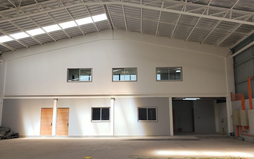 GALPON INDUSTRIAL   ZONA MOLESTA