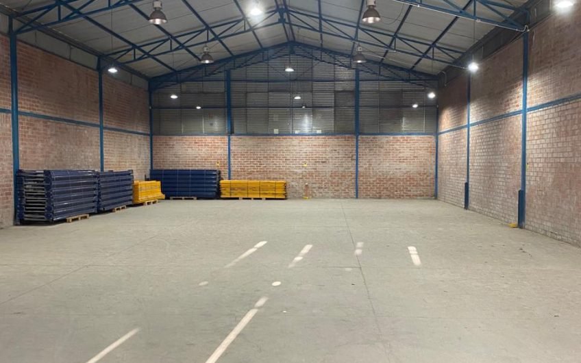 BODEGA INDUSTRIAL EN CONDOMINIO COLINA