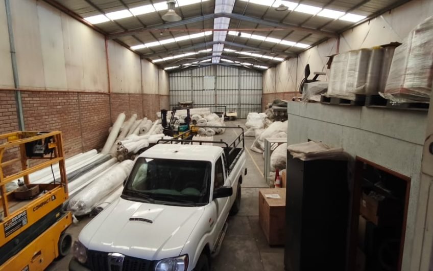 FABRICA DE VENTANAS EQUIPADA ARRIENDO COLINA