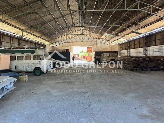 Galpón Industrial en Arriendo con Gran Patio en Huechuraba |  2.500 m²