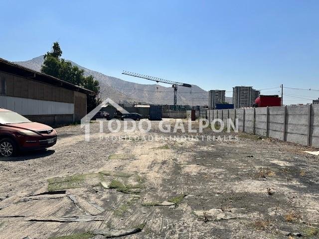 Galpón Industrial en Arriendo con Gran Patio en Huechuraba |  2.500 m²