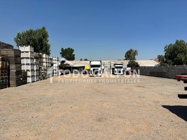 Galpón Industrial en Arriendo con Gran Patio en Huechuraba |  2.500 m²