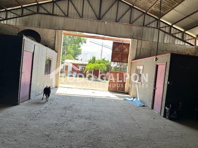 Galpón Industrial en Arriendo con Gran Patio en Huechuraba |  2.500 m²