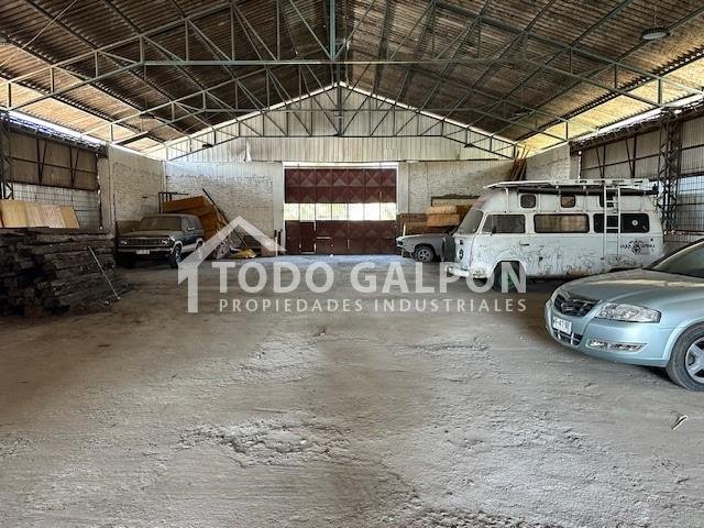 Galpón Industrial en Arriendo con Gran Patio en Huechuraba |  2.500 m²