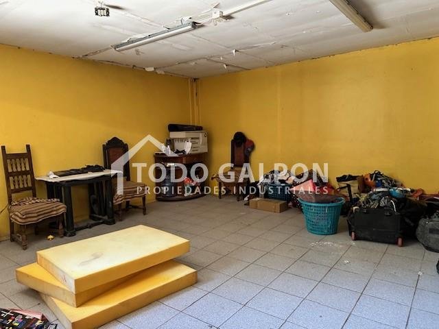 Galpón Industrial en Arriendo con Gran Patio en Huechuraba |  2.500 m²
