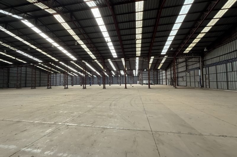 BODEGA INDUSTRIAL 1570 M2 LO BOZA